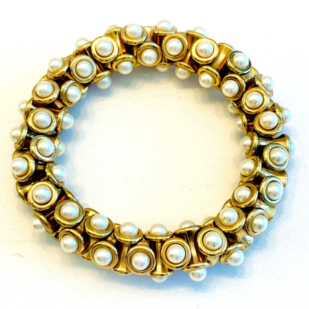 Classic Gold tone faux Pearl stretch bracelet
